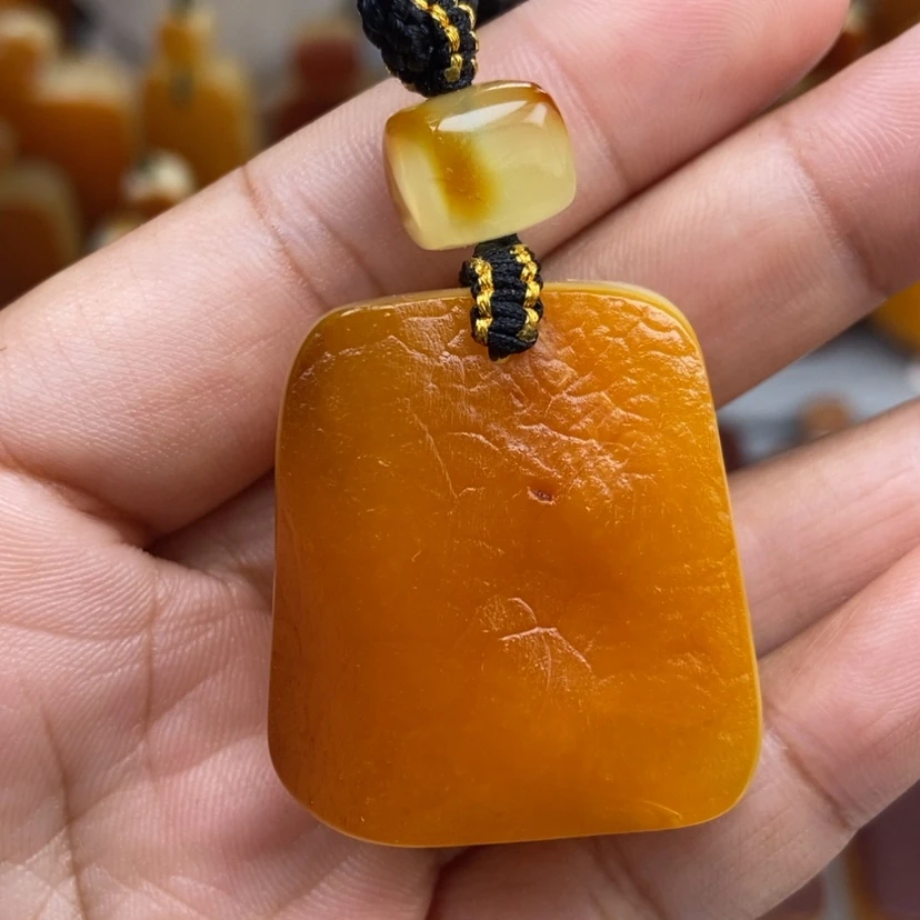【闪购商品】琥珀颈饰未镶嵌