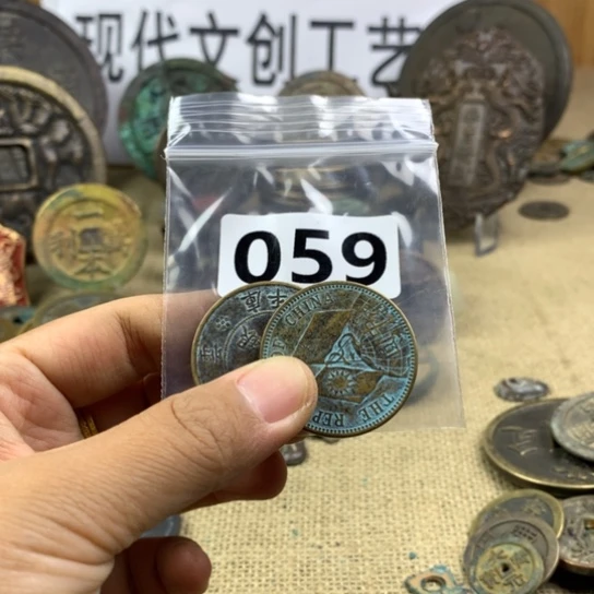 我***。铜现代文创工艺品