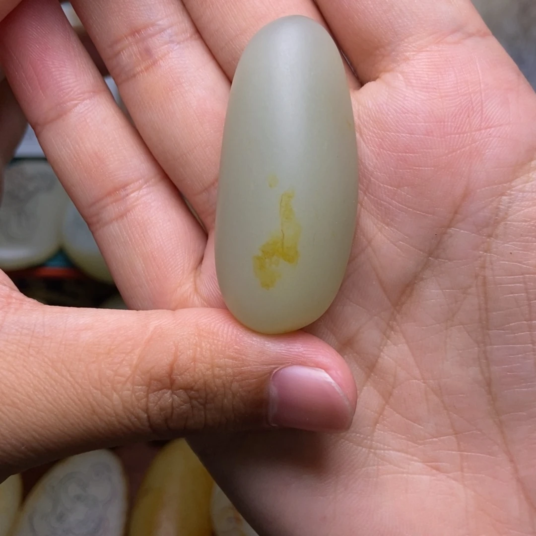 未镶嵌吊坠定制和田玉