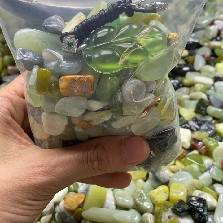 蛇纹石玉鱼缸石未镶嵌