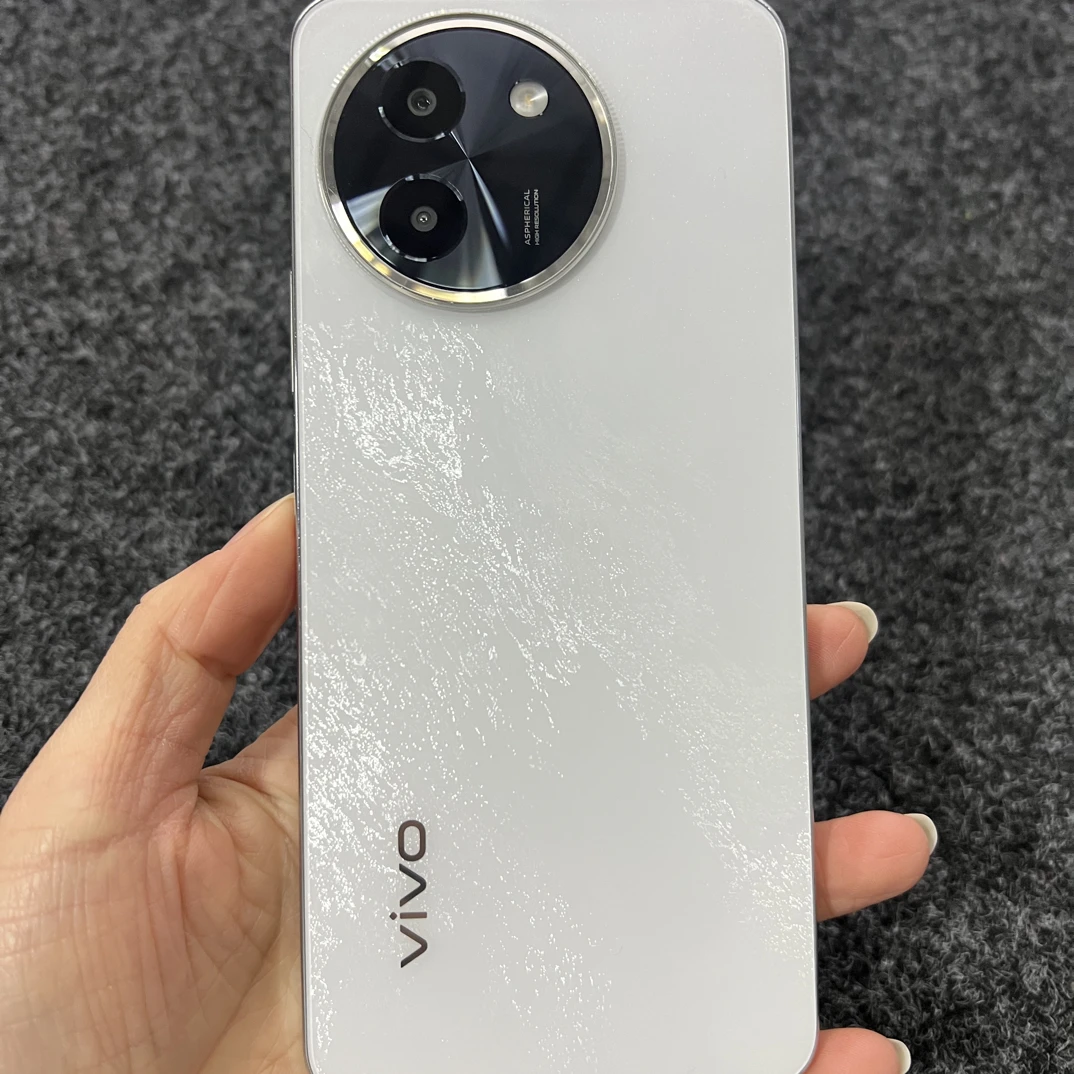 9新 vivo Y200i 白色 12+256g  再保26.3.30  原装无拆修