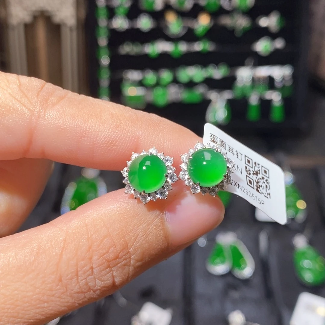 18K金镶嵌翡翠耳饰蛋面耳钉