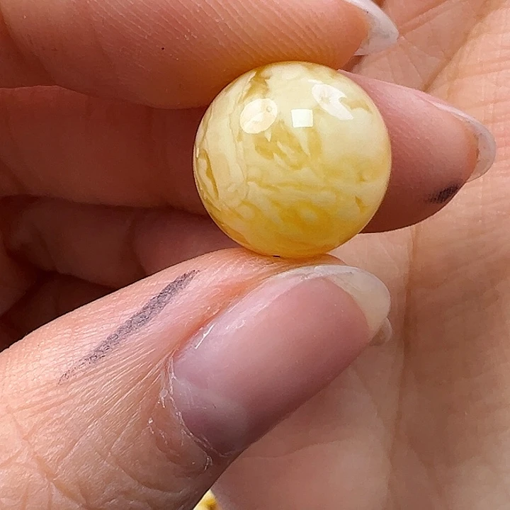 蜜蜡未镶嵌珠宝奇石