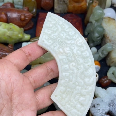 蛇纹石玉未镶嵌颈饰80