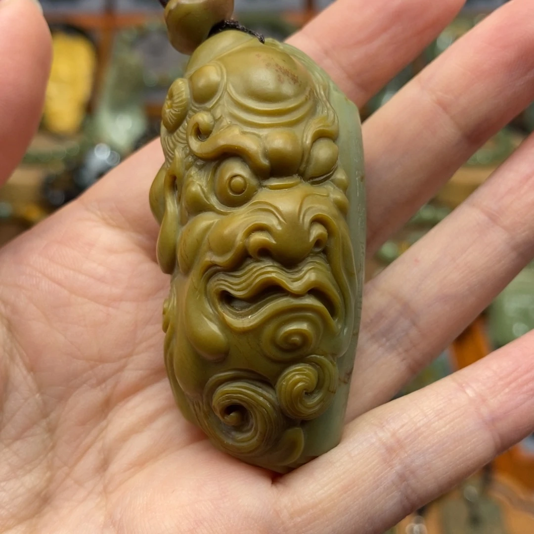 幸***人岫岩河磨玉（透闪石质玉）未镶嵌挂件