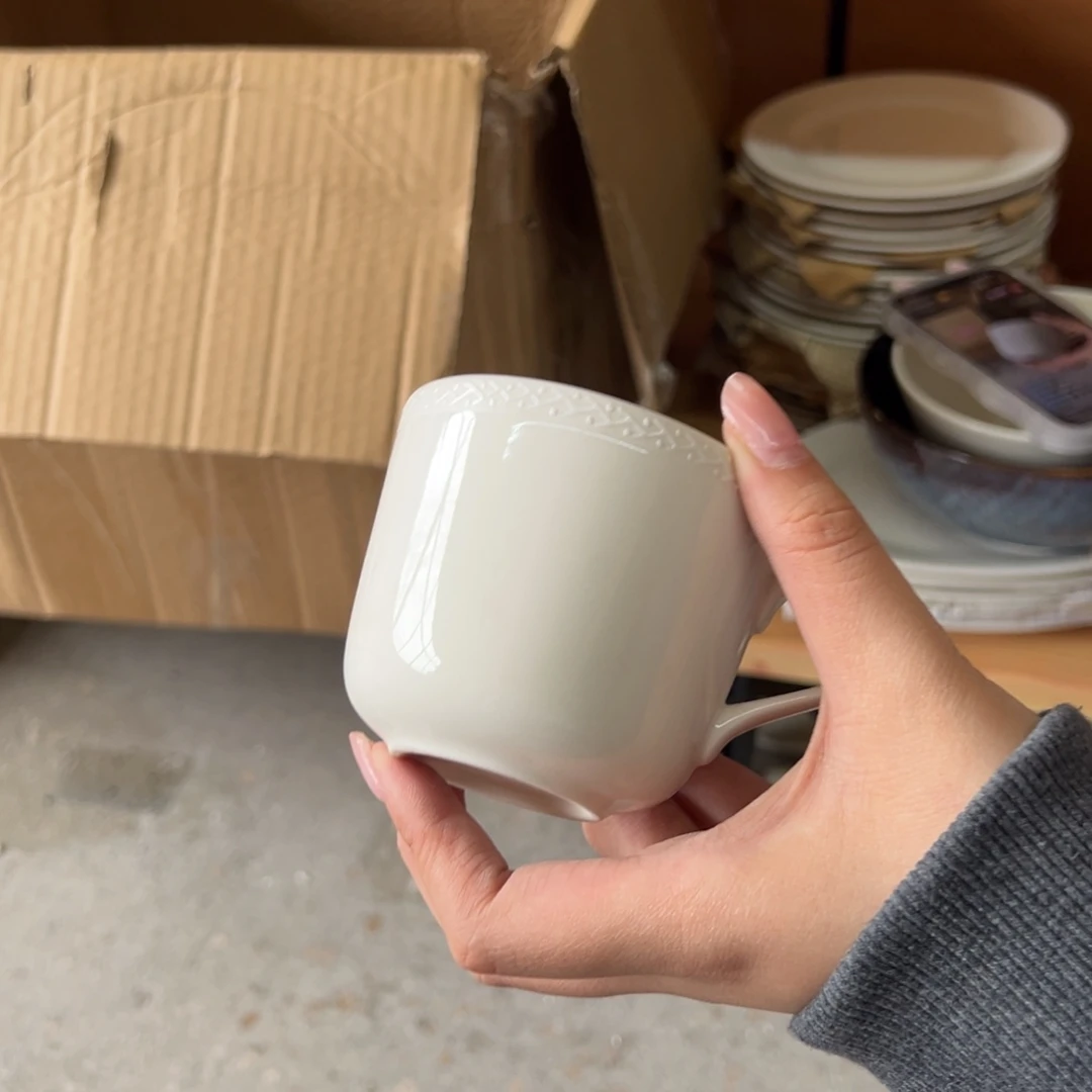 新骨瓷085微瑕 裙摆浮雕纹理 咖啡杯