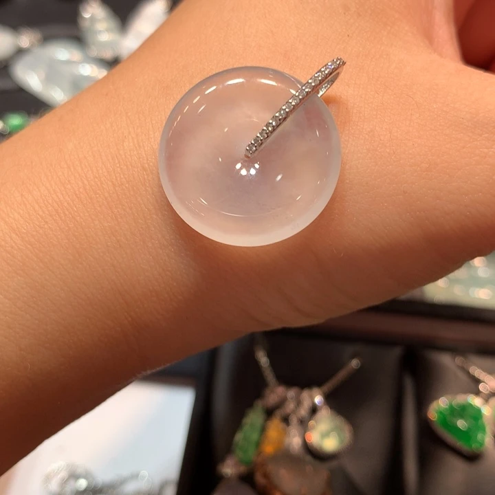 【闪购商品】颈饰18K金镶嵌翡翠翡翠
