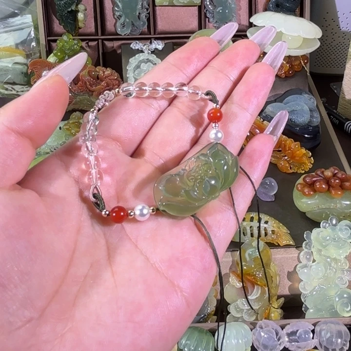 蛇纹石玉未镶嵌颈饰?