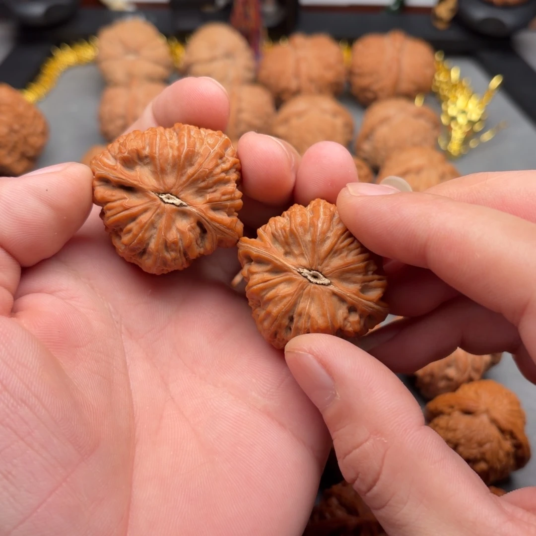 第***末文玩核桃把件黑马狮子头