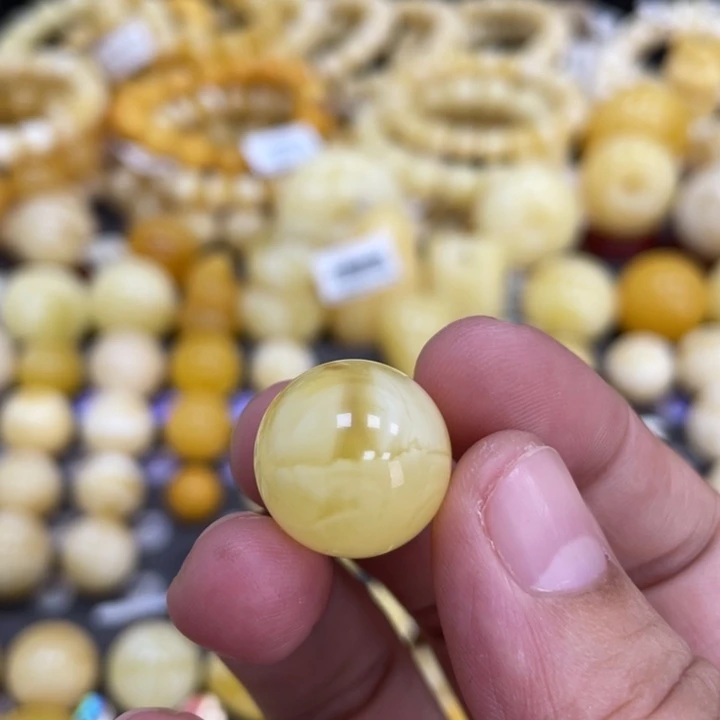 蜜蜡未镶嵌裸石16.8mm