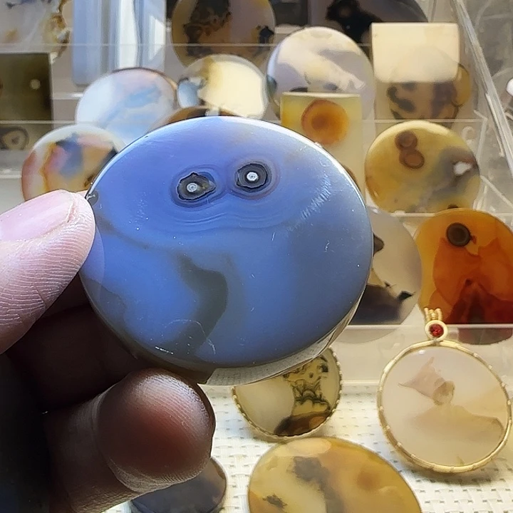 玛瑙/玉髓未镶嵌珠宝奇石