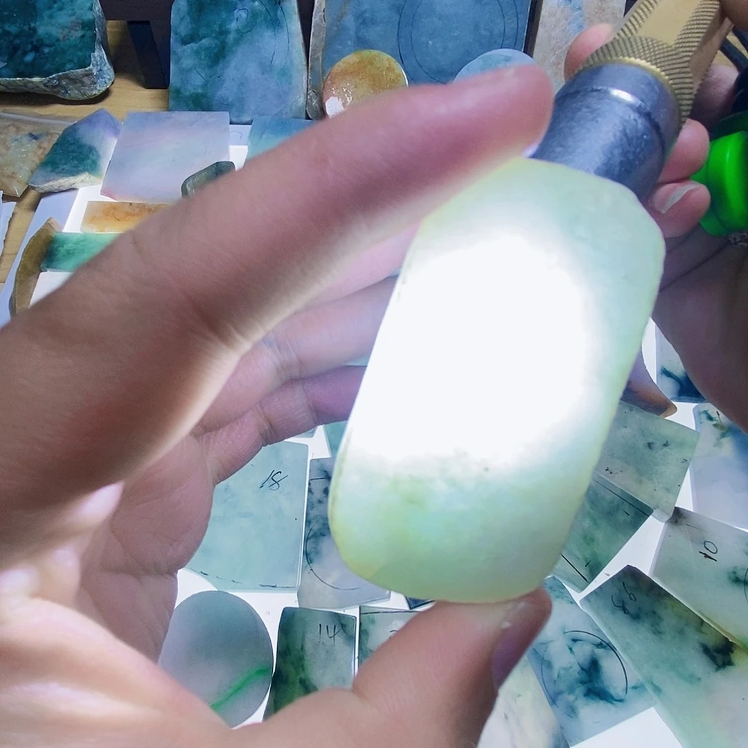 定制翡翠未镶嵌切料子，包工包料山水牌