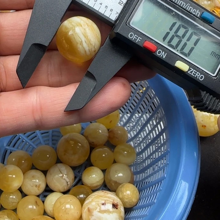 蜜蜡未镶嵌裸石420