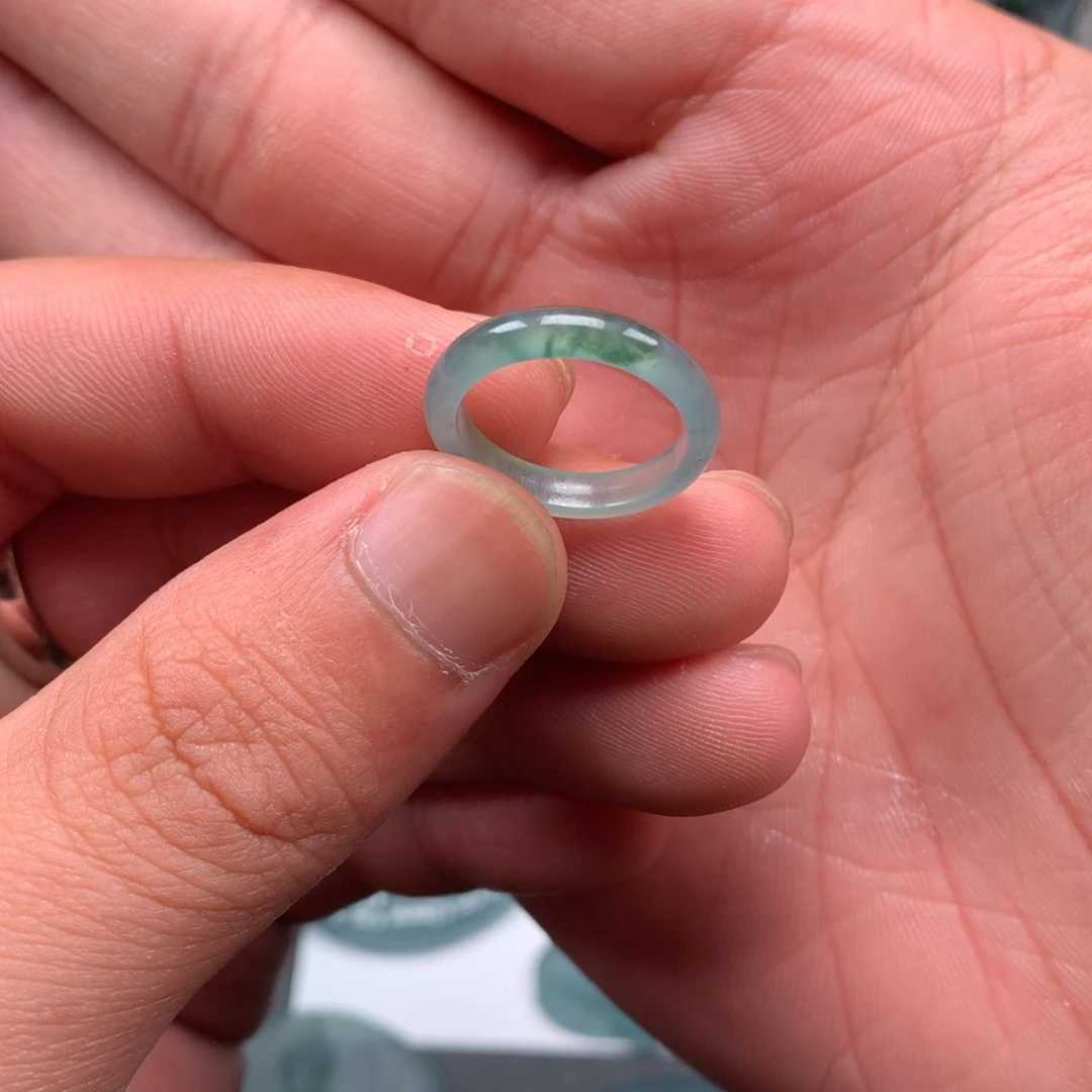 定制翡翠未镶嵌胡****?