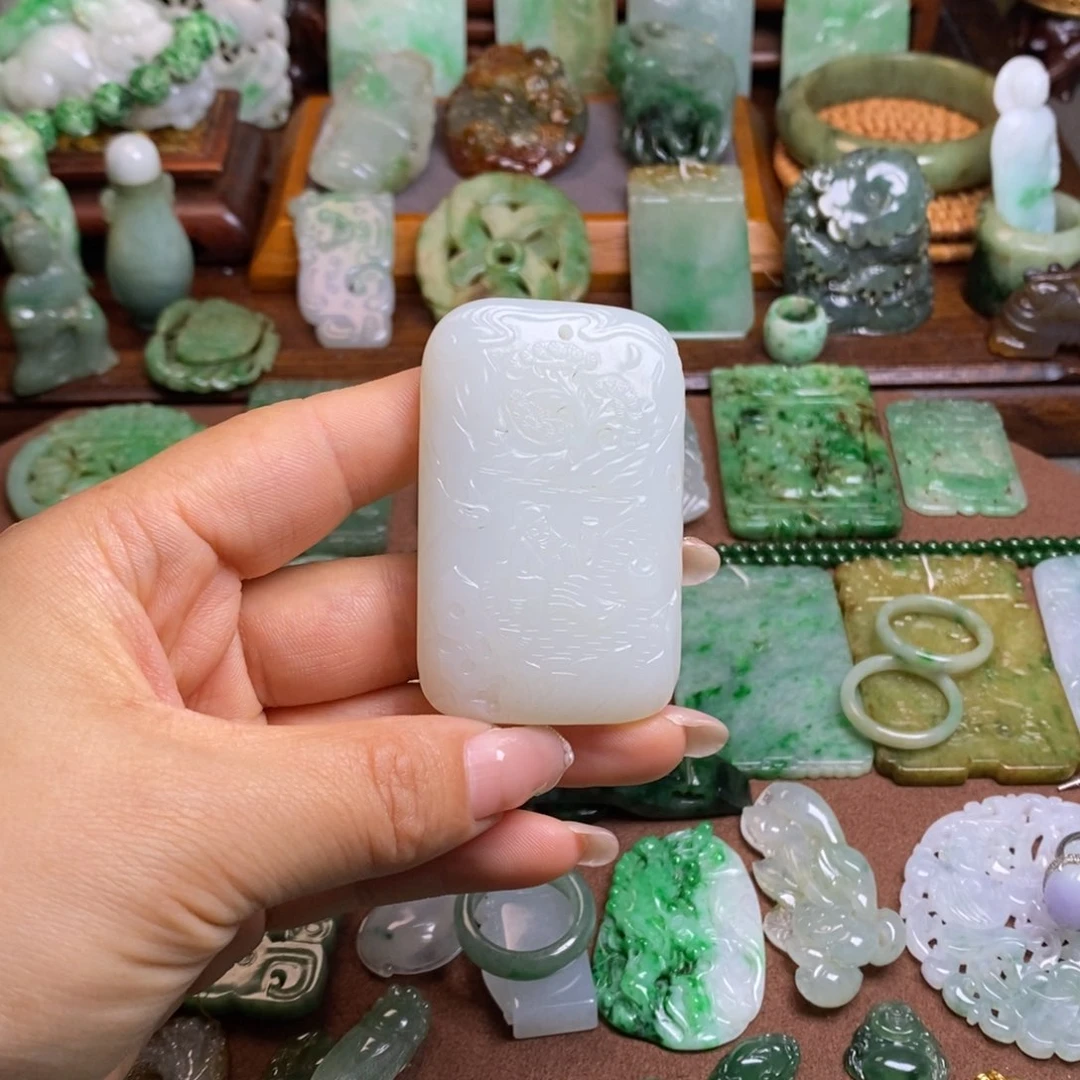 和田玉未镶嵌挂件溜**中