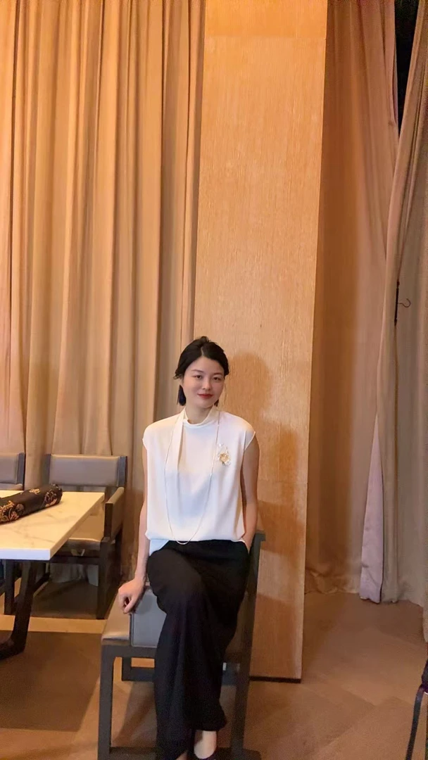 TANTAN  醋酸  胸口刺绣花收领飞飞袖T恤2164