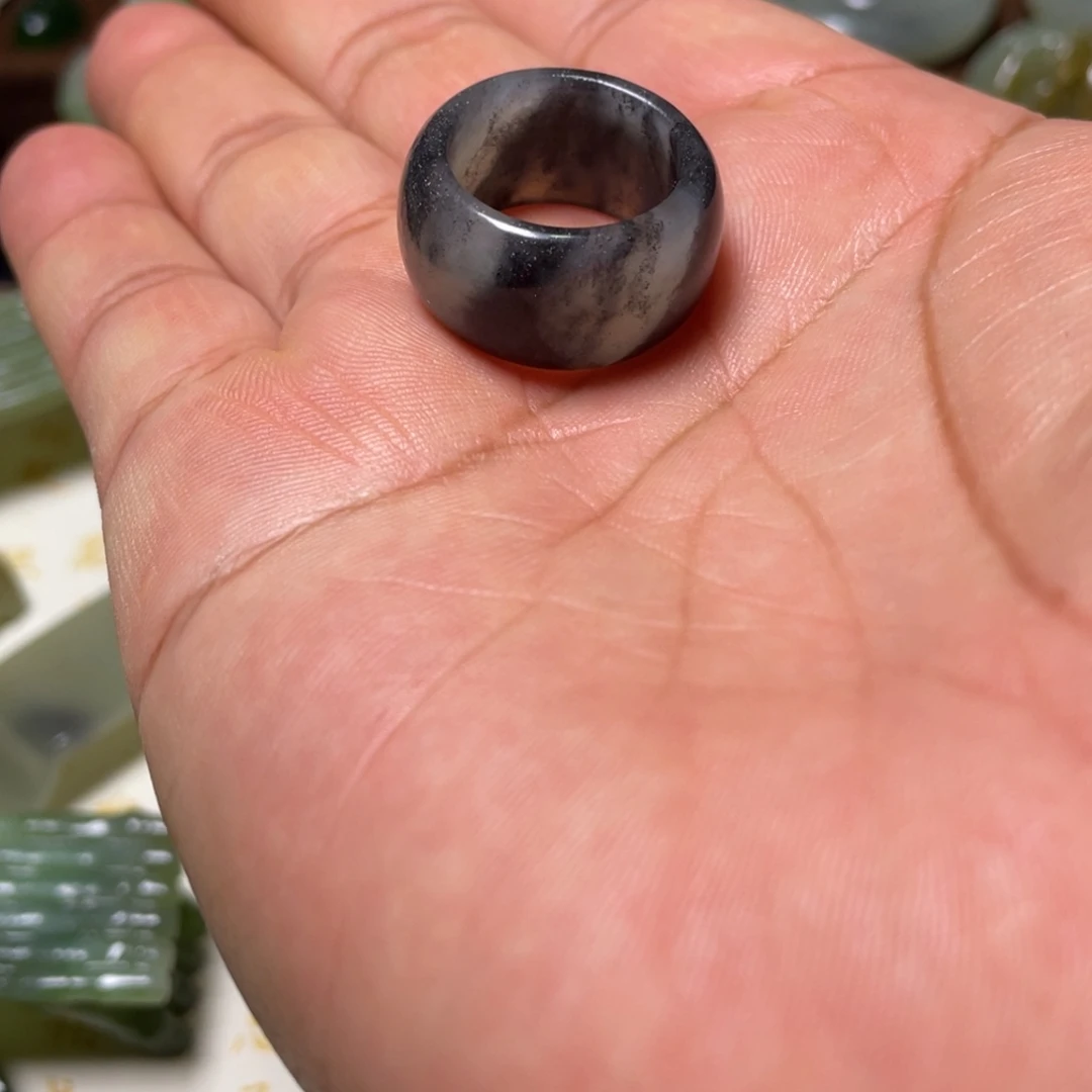 和田玉（糖玉）未镶嵌把件