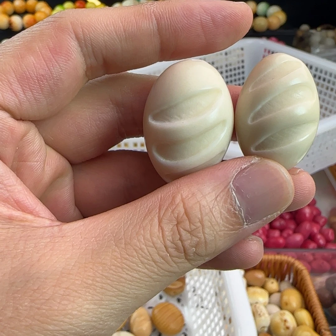 菩提根/象牙果手串微瑕白色法棍5颗（大小随机）