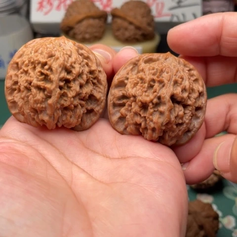 【闪购商品】把件文玩核桃41.5满天星