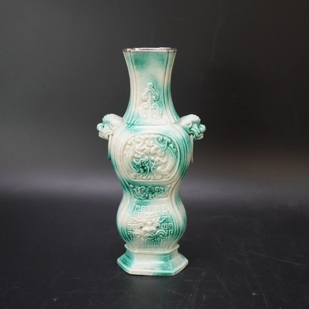 Lot.25100853清晚期绿釉点彩龙纹四方尊 高：约21.2cm