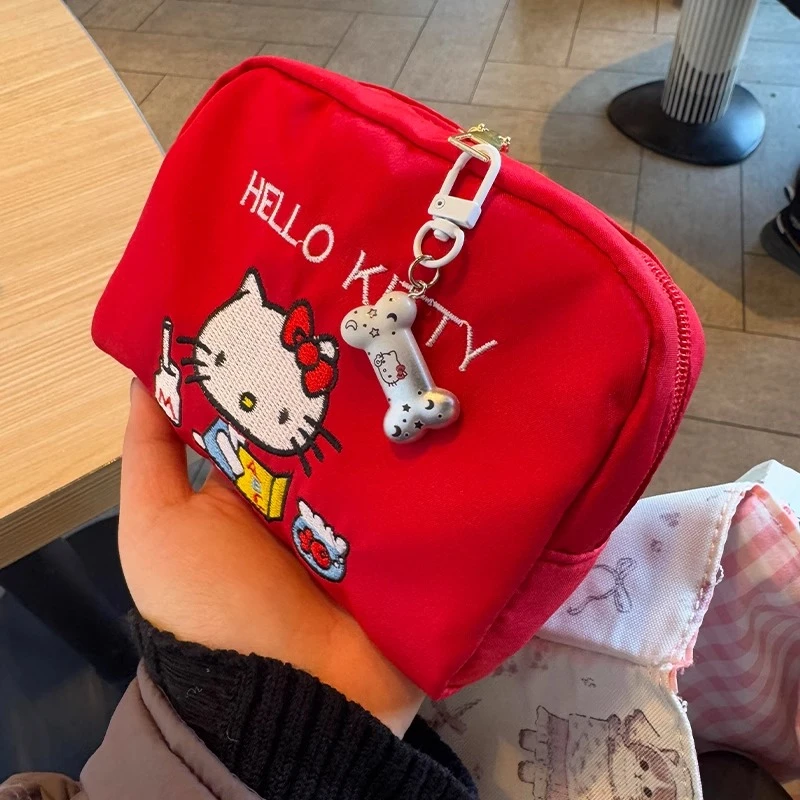 可爱刺绣红色Hellokitty凯蒂猫日系化妆袋零钱包收纳包随身包便携
