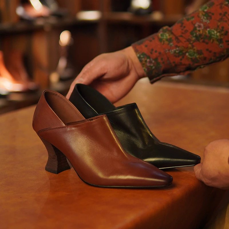 水洗小牛皮粗跟尖头女巫鞋奶奶鞋深口单鞋2025春新款两穿四季单鞋