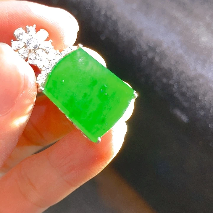 【闪购商品】翡翠颈饰银S925镶嵌翡翠