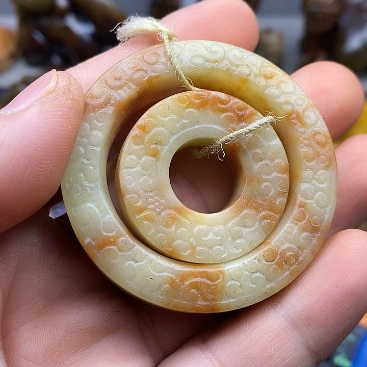 未镶嵌蛇纹石玉颈饰
