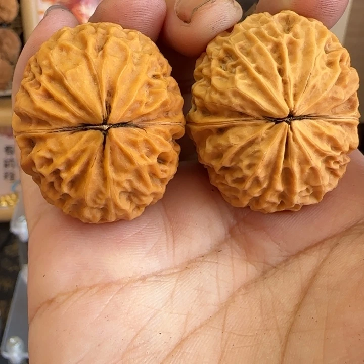 吊坠文玩核桃37.8尺龙鳞绣球