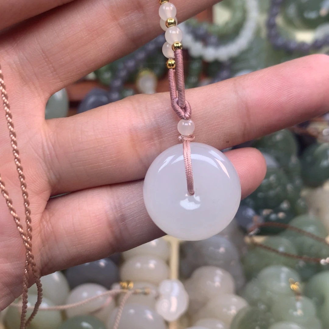 【闪购商品】颈饰未镶嵌和田玉