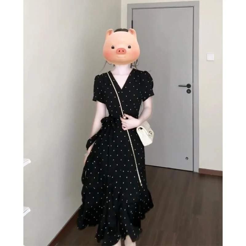 连衣裙女2025夏季新款法式设计感V领收腰显瘦中长款绑带波点裙子
