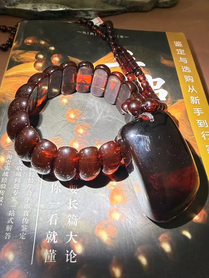 A8ZH013    S级精品手串   血琥吊坠加血珀大圈一对(无礼盒)