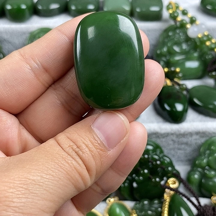 和田玉（碧玉）未镶嵌颈饰35