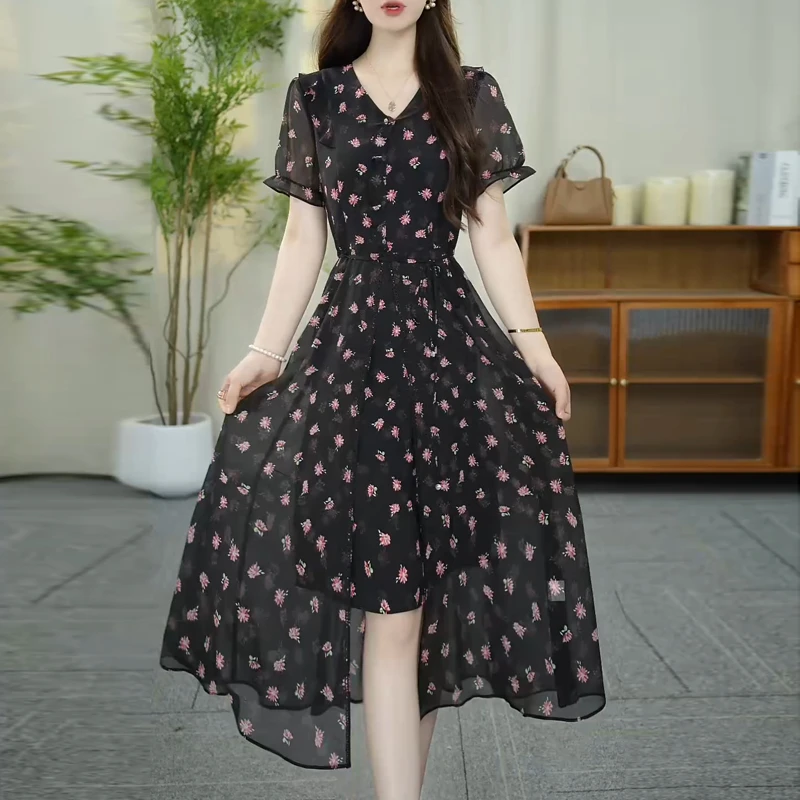 今年流行爆款气质连衣裙女夏2025年新款碎花收腰洋气减龄中长裙子