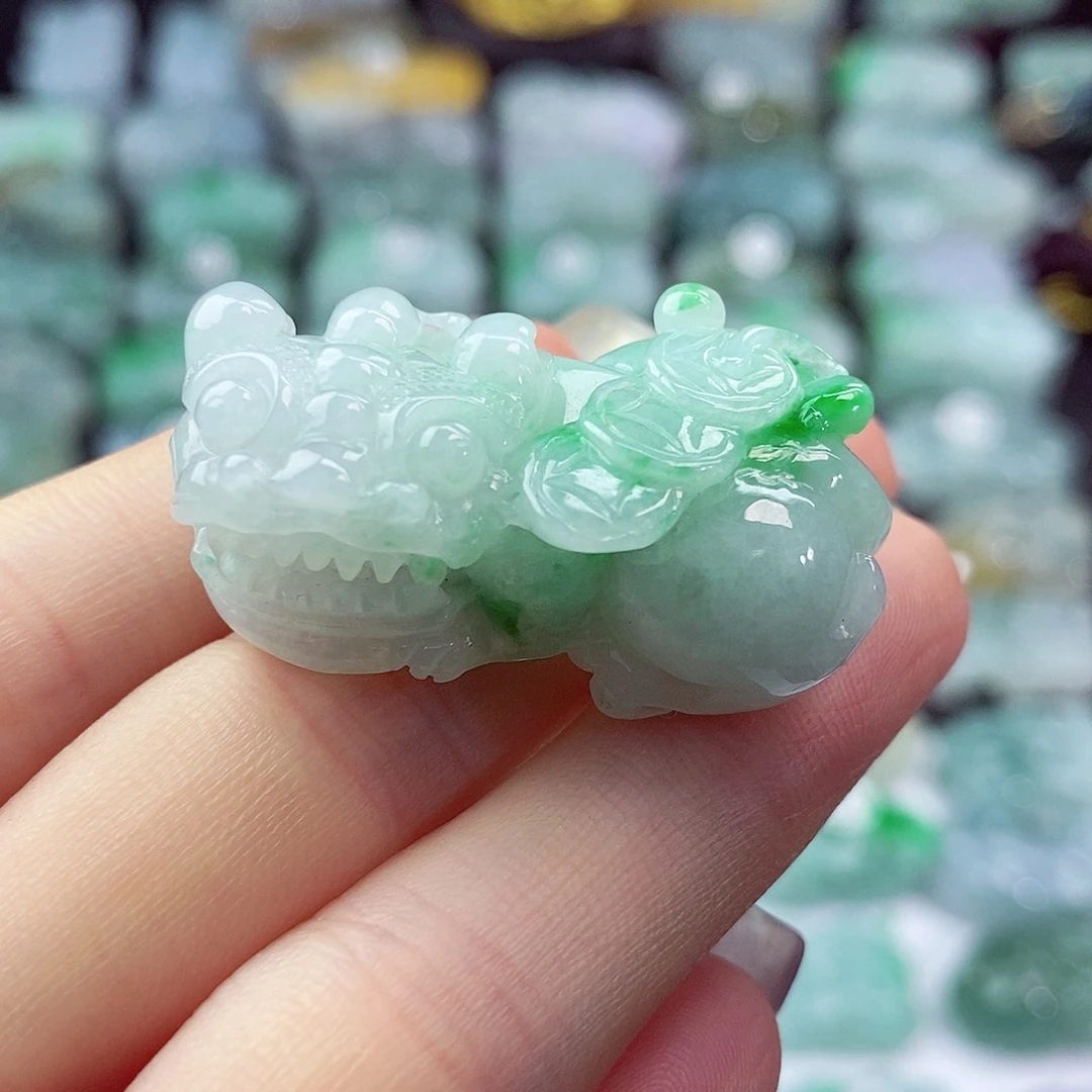 颈饰未镶嵌翡翠天然