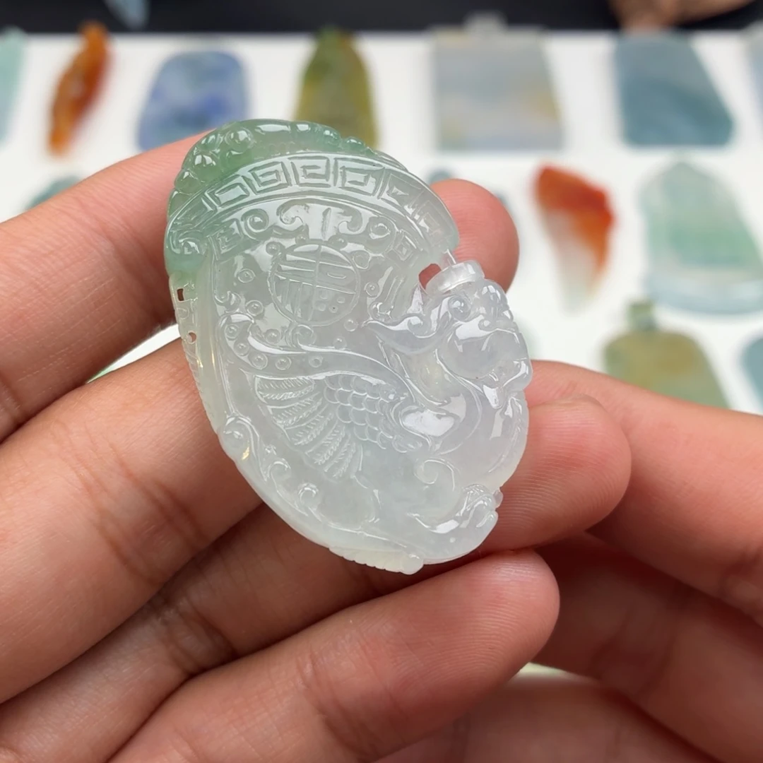 定制翡翠未镶嵌龙图腾玉佩