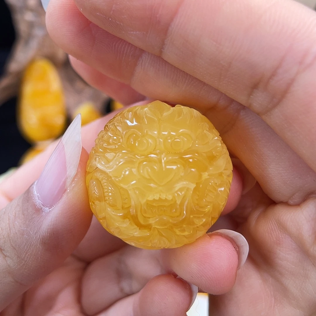琥珀未镶嵌珠宝奇石