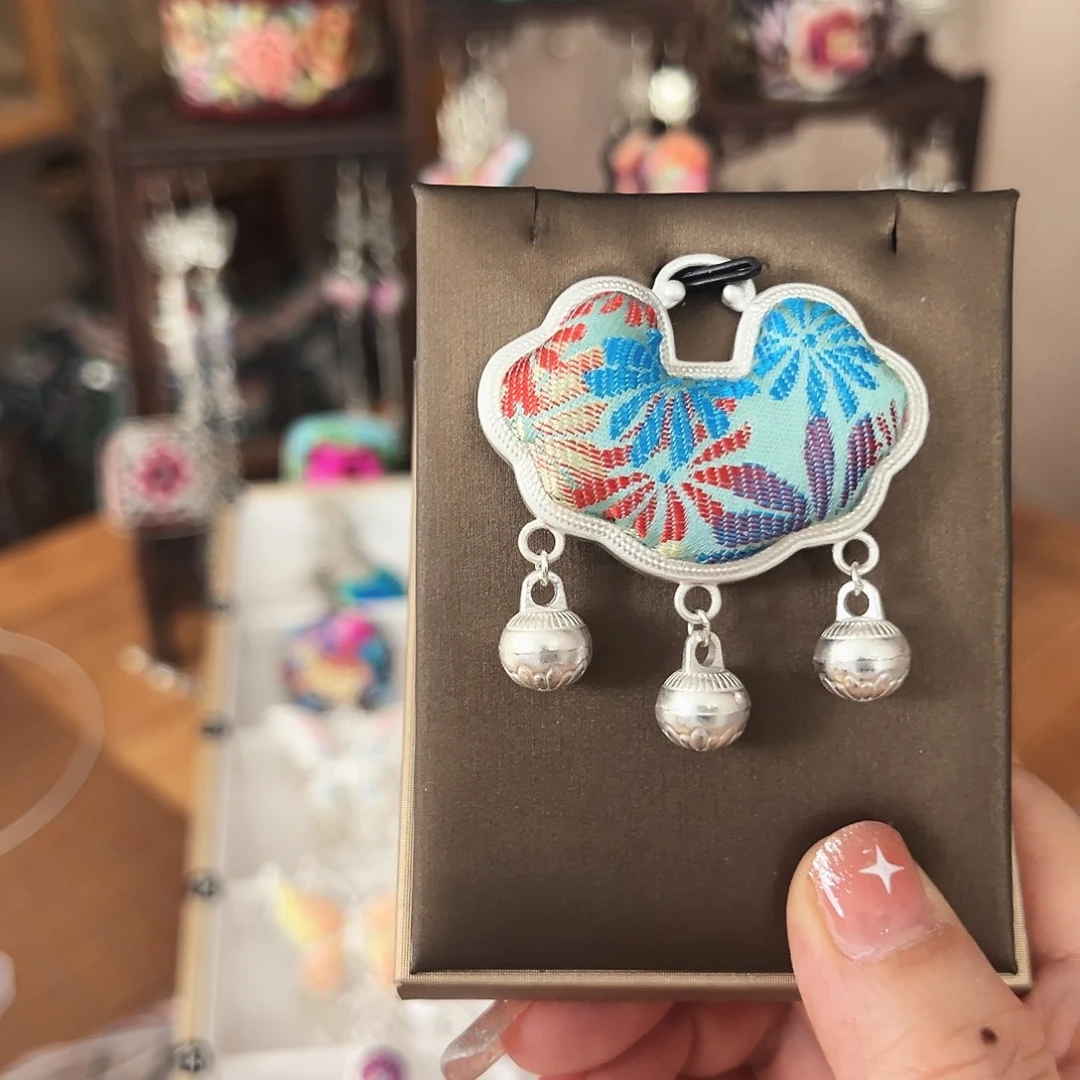 非遗苗绣手工吊坠项链