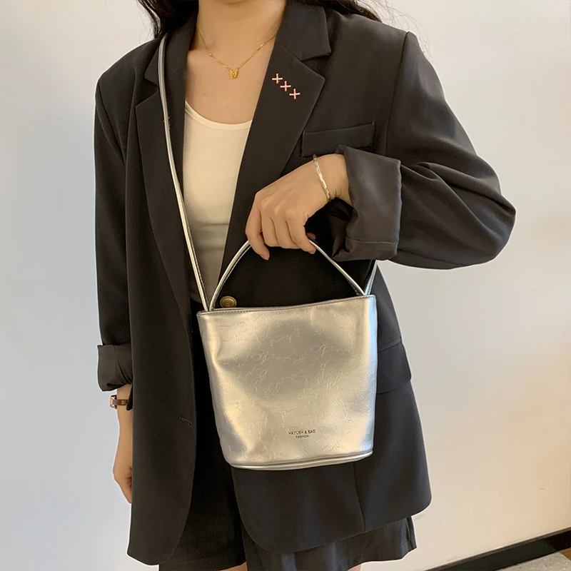 【HAYUSH/花屿石】2025新款时尚百搭单肩腋下包高级感斜挎水桶包