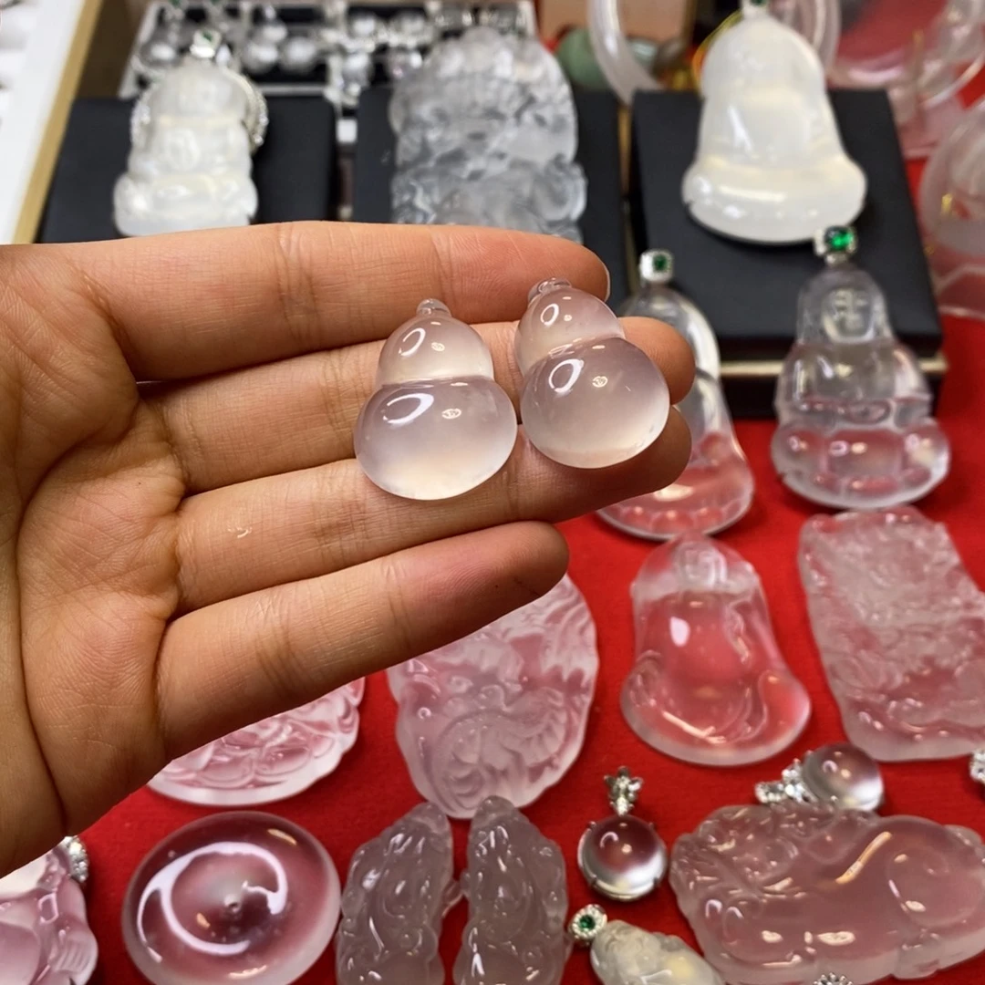 石英质玉未镶嵌吊坠