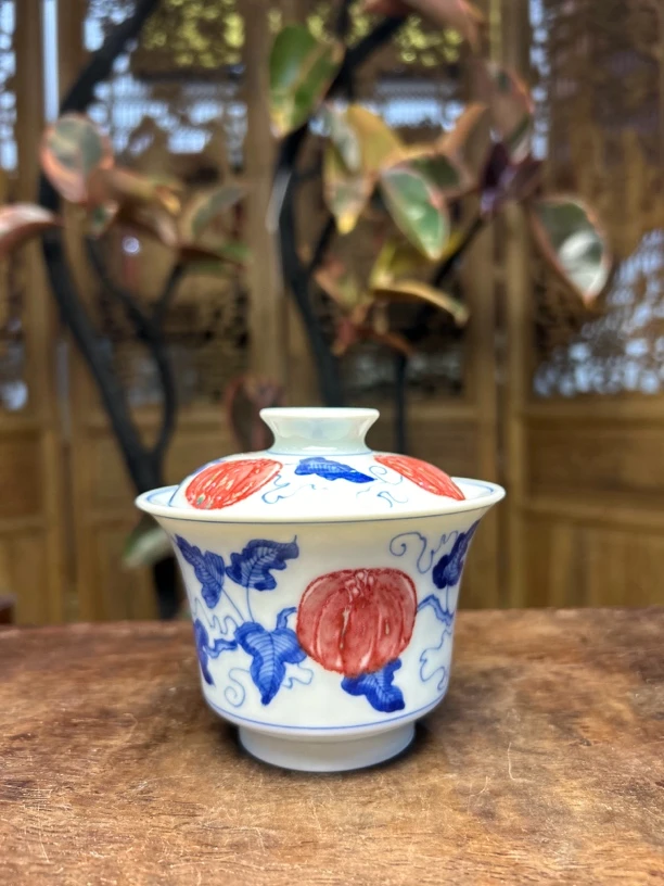 青花釉里红西瓜大马蹄盖碗