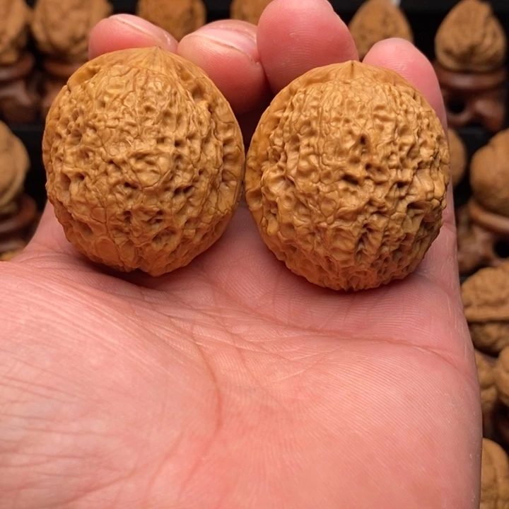 文玩核桃把件5铁狮子绣球