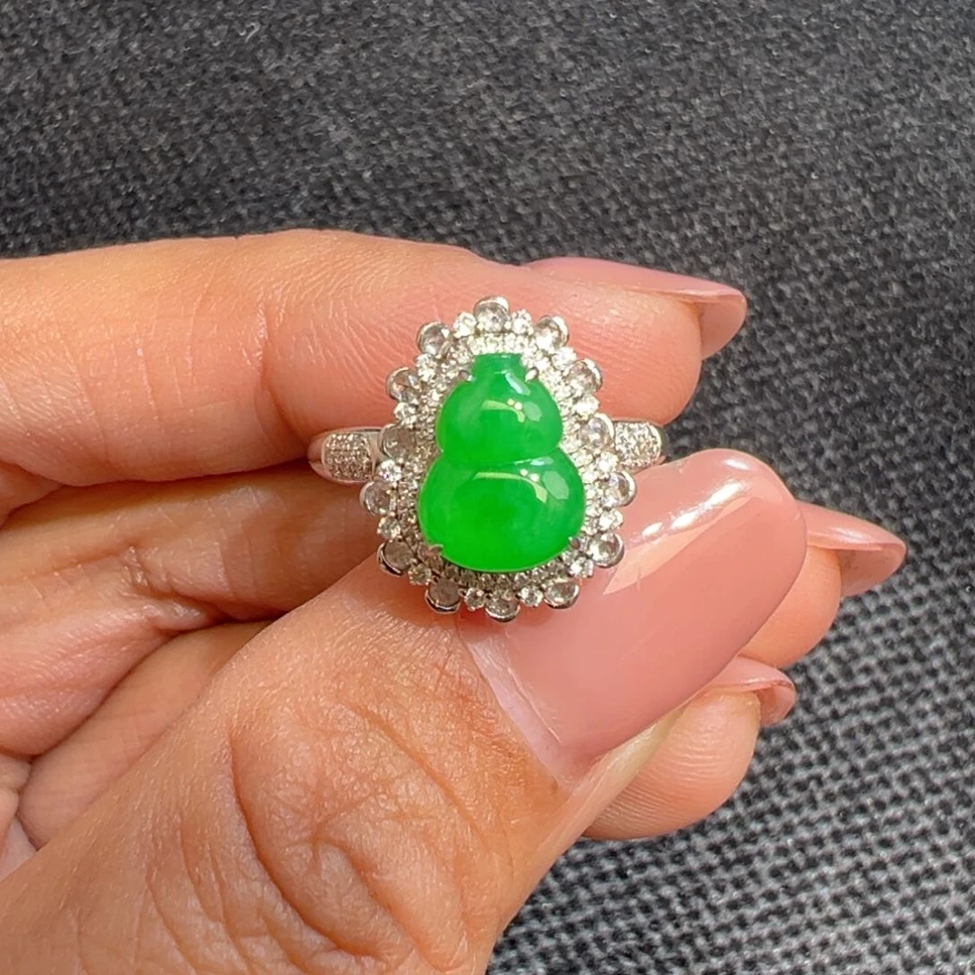 翡翠戒指18K金镶嵌氵**圈