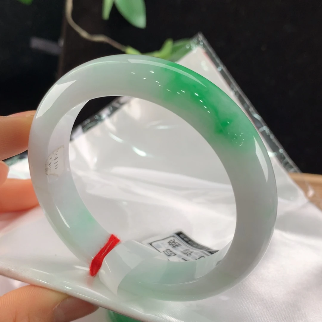 翡翠手镯未镶嵌111/0140