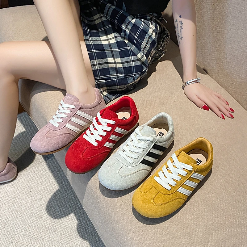 德迅鞋女2025春秋新款红色复古时尚百搭耐磨平底阿甘休闲鞋