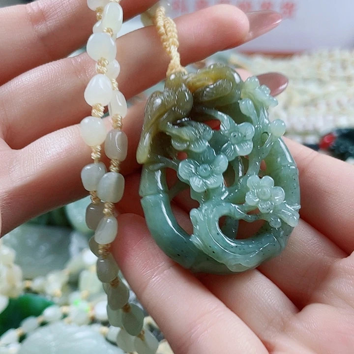 颈饰未镶嵌和田玉