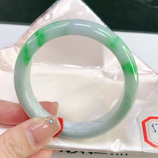 翡翠手镯未镶嵌天然翡翠A货074