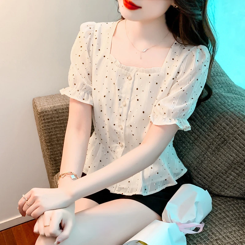 2025新款法式米杏色波点印花方领衬衫女士收腰显瘦拼接短袖雪纺夏
