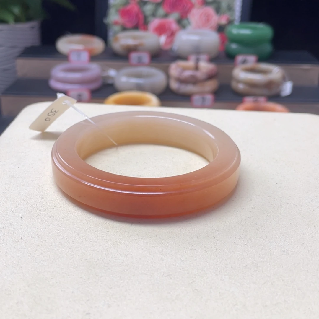 g****石英质玉未镶嵌手镯