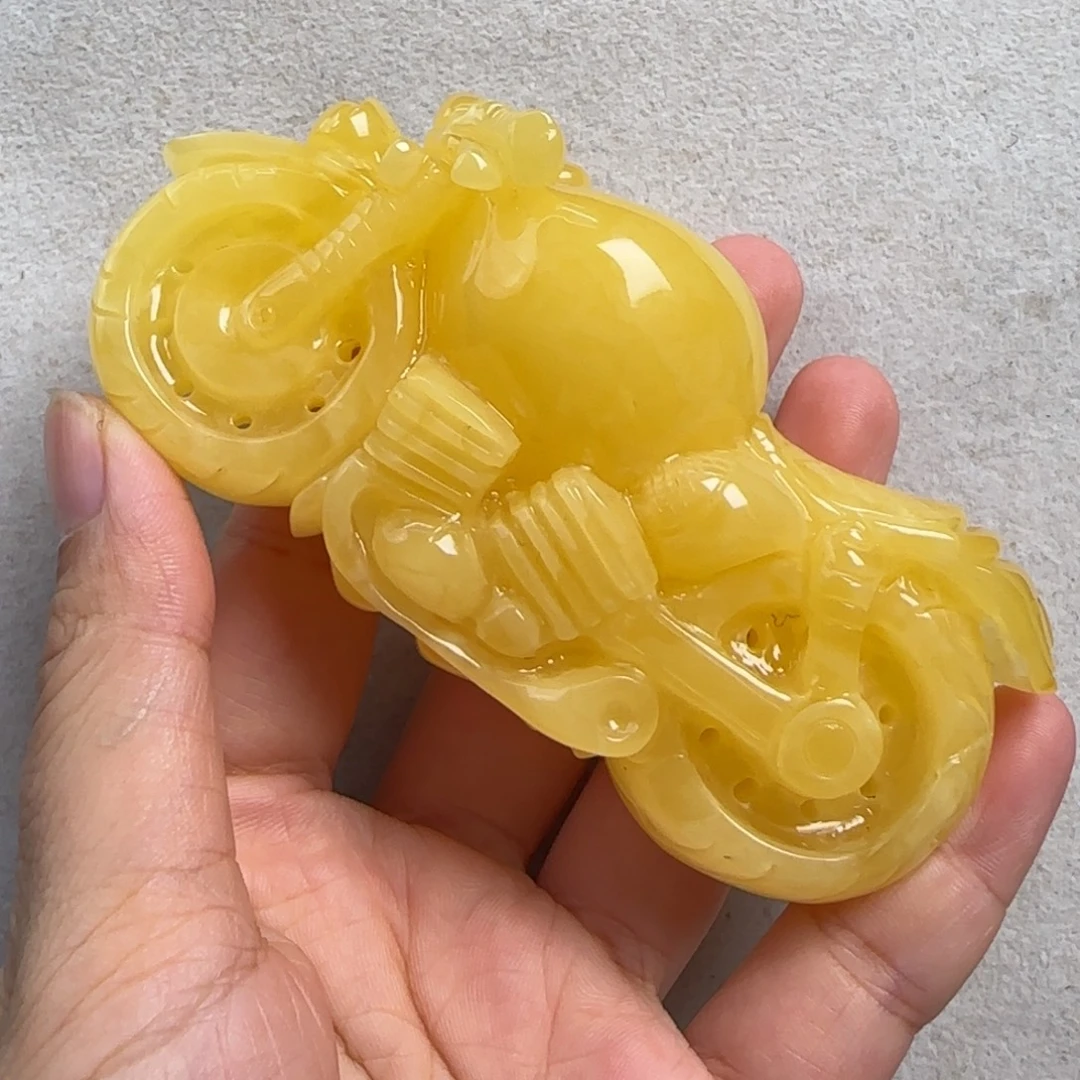 蜜蜡未镶嵌珠宝奇石